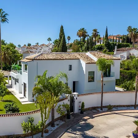 Villa Vacation I Miraluna, Private Gated Community, Walkable To Golf Courses, Private Pool, Refurbished In 2024 Marbella